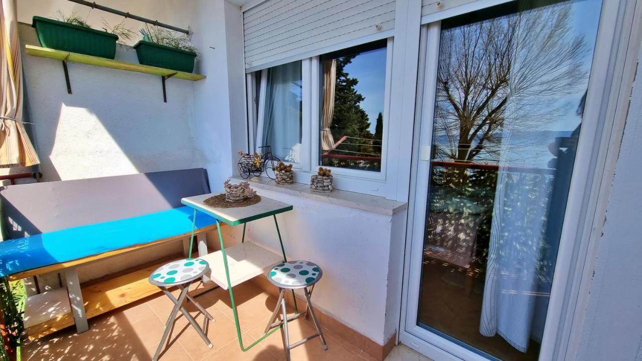Apartment Tica Omis Exterior photo