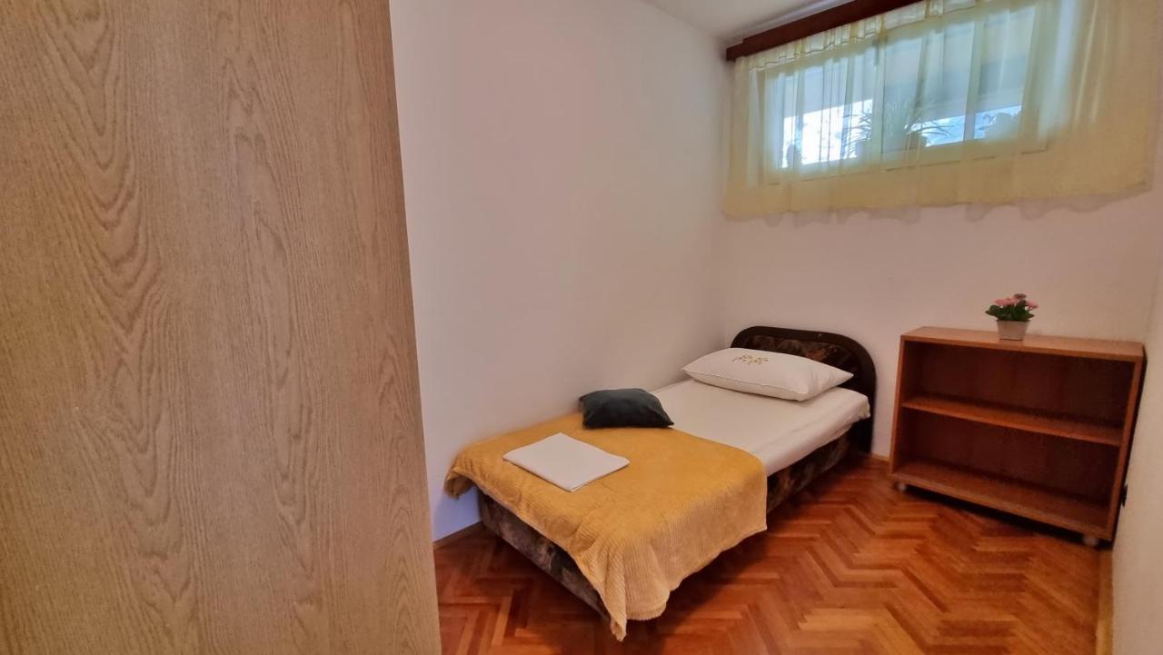 Apartment Tica Omis Exterior photo