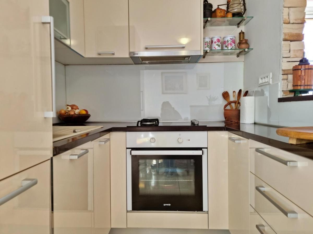 Apartment Tica Omis Exterior photo
