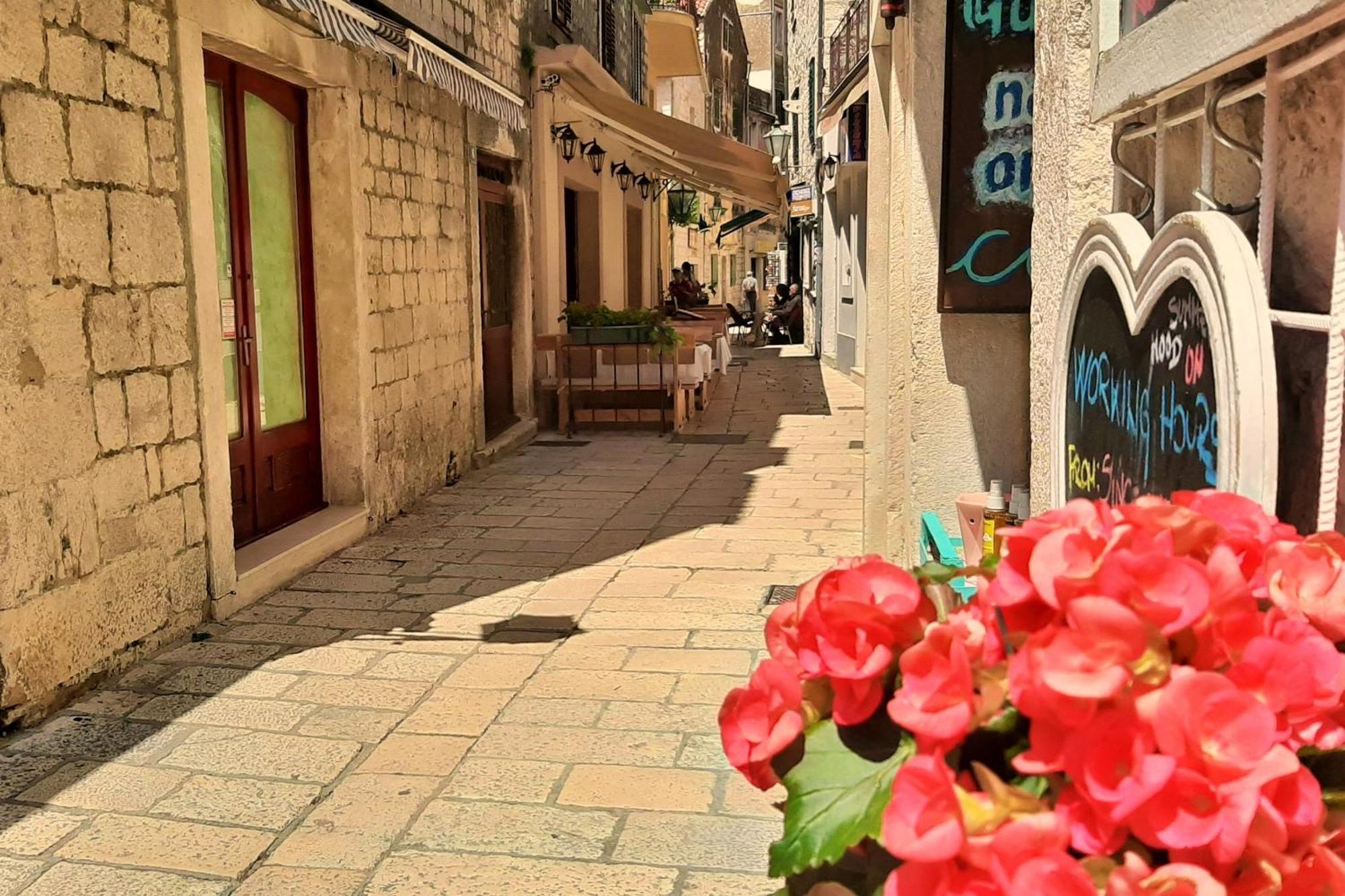 Apartment Tica Omis Exterior photo